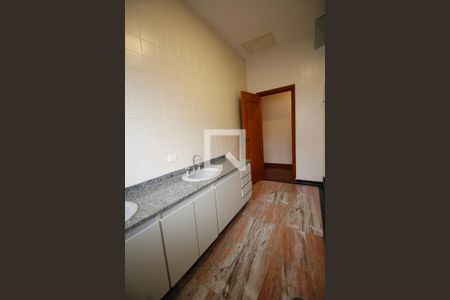 Casa à venda com 460m², 4 quartos e 4 vagas Casa à venda com 460m², 4 quartos e 4 vagasBanheiro da suite 1