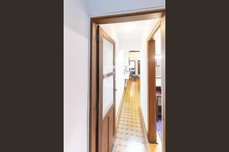 Casa à venda com 300m², 3 quartos e sem vaga Casa à venda com 300m², 3 quartos e sem vagaCorredor