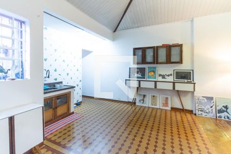 Casa à venda com 300m², 3 quartos e sem vaga Casa à venda com 300m², 3 quartos e sem vagaSala