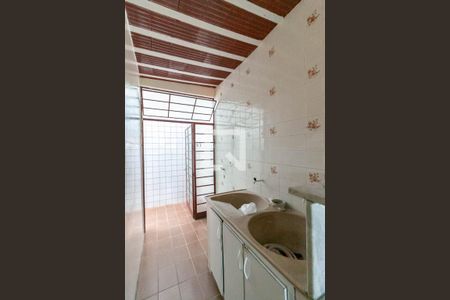 Casa à venda com 150m², 3 quartos e 7 vagas Casa à venda com 150m², 3 quartos e 7 vagasÁrea de Serviço