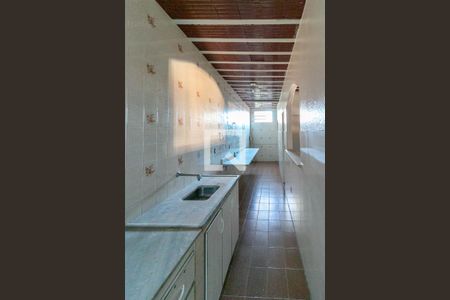 Casa à venda com 150m², 3 quartos e 7 vagas Casa à venda com 150m², 3 quartos e 7 vagasCozinha