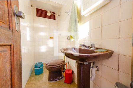 Casa à venda com 250m², 4 quartos e 3 vagasBanheiro de serviço