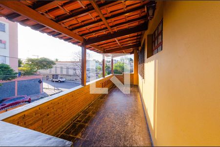 Casa à venda com 250m², 4 quartos e 3 vagasVaranda