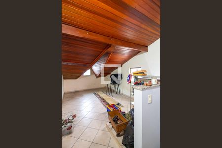 Casa à venda com 257m², 3 quartos e 3 vagas Casa à venda com 257m², 3 quartos e 3 vagasTerraço