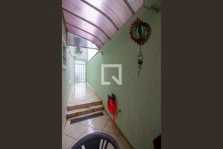 Casa à venda com 257m², 3 quartos e 3 vagas Casa à venda com 257m², 3 quartos e 3 vagasCorredor Externo