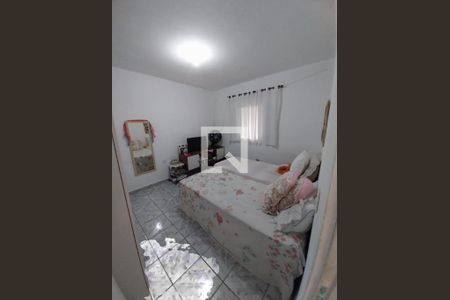 Casa à venda com 175m², 3 quartos e 3 vagas Casa à venda com 175m², 3 quartos e 3 vagasQuarto