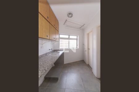 Apartamento à venda com 84m², 3 quartos e 1 vaga Apartamento à venda com 84m², 3 quartos e 1 vagaLavanderia