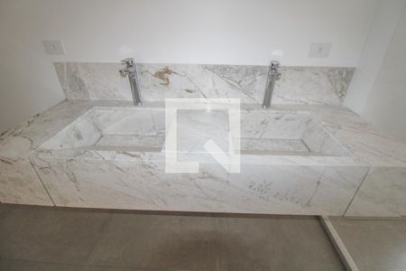 Apartamento à venda com 316m², 4 quartos e 4 vagas Apartamento à venda com 316m², 4 quartos e 4 vagasBanheiro