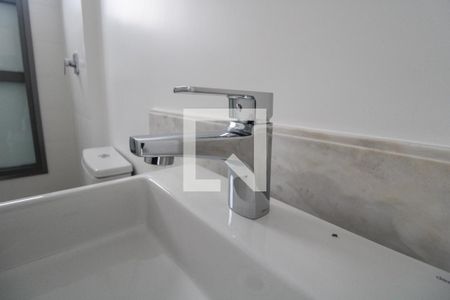 Apartamento à venda com 316m², 4 quartos e 4 vagas Apartamento à venda com 316m², 4 quartos e 4 vagasBanheiro