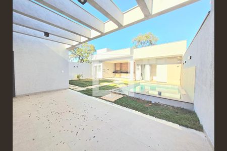 Casa à venda com 170m², 3 quartos e 3 vagasQuintal