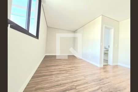 Casa à venda com 170m², 3 quartos e 3 vagasSuíte