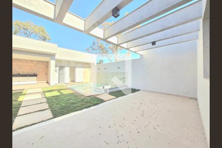 Casa à venda com 170m², 3 quartos e 3 vagasQuintal