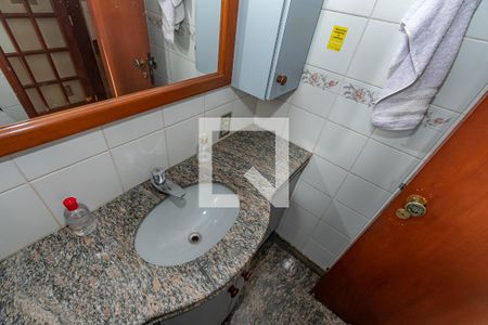 Casa à venda com 535m², 5 quartos e 8 vagas Casa à venda com 535m², 5 quartos e 8 vagasDetalhe Lavabo 1