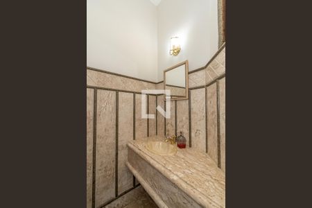 Casa à venda com 535m², 5 quartos e 8 vagas Casa à venda com 535m², 5 quartos e 8 vagasLavabo 2