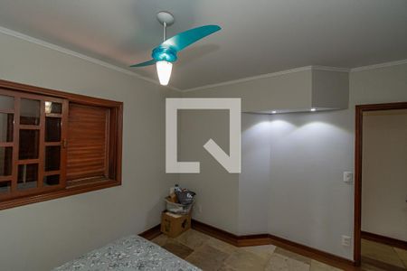 Casa à venda com 535m², 5 quartos e 8 vagas Casa à venda com 535m², 5 quartos e 8 vagasQuarto