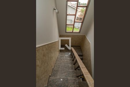 Casa à venda com 535m², 5 quartos e 8 vagas Casa à venda com 535m², 5 quartos e 8 vagasEscadas Acesso Quartos