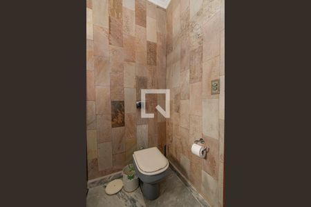 Casa à venda com 535m², 5 quartos e 8 vagas Casa à venda com 535m², 5 quartos e 8 vagasBanheiro da Suíte 3