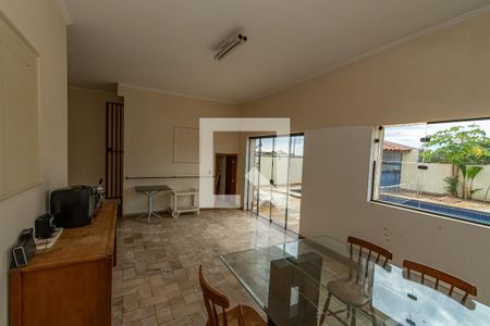 Casa à venda com 535m², 5 quartos e 8 vagas Casa à venda com 535m², 5 quartos e 8 vagasEspaço Gourmet