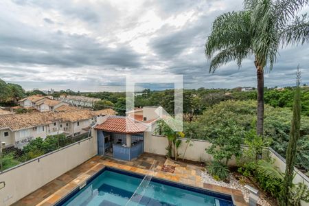 Casa à venda com 535m², 5 quartos e 8 vagas Casa à venda com 535m², 5 quartos e 8 vagasVista Sala de TV