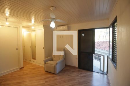 Casa de condomínio à venda com 389m², 4 quartos e 3 vagas Casa de condomínio à venda com 389m², 4 quartos e 3 vagasSuíte 2