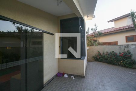 Casa de condomínio à venda com 389m², 4 quartos e 3 vagas Casa de condomínio à venda com 389m², 4 quartos e 3 vagasQuintal