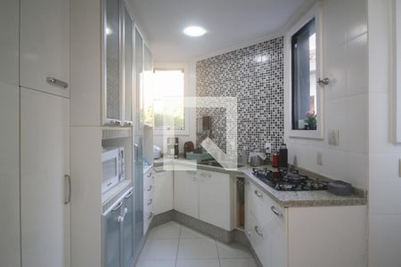 Casa de condomínio à venda com 389m², 4 quartos e 3 vagas Casa de condomínio à venda com 389m², 4 quartos e 3 vagasCozinha