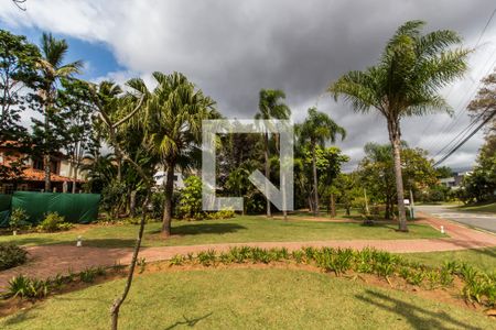Casa de condomínio à venda com 389m², 4 quartos e 3 vagasQuintal