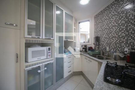 Casa de condomínio à venda com 389m², 4 quartos e 3 vagas Casa de condomínio à venda com 389m², 4 quartos e 3 vagasCozinha