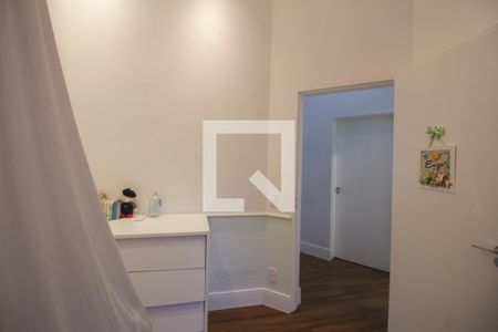 Casa de condomínio à venda com 389m², 4 quartos e 3 vagas Casa de condomínio à venda com 389m², 4 quartos e 3 vagasQuarto 4