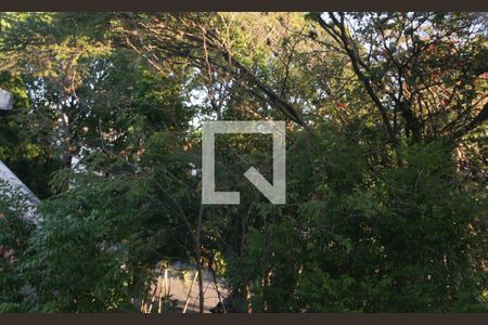 Casa de condomínio à venda com 389m², 4 quartos e 3 vagas Casa de condomínio à venda com 389m², 4 quartos e 3 vagasVista da Suíte