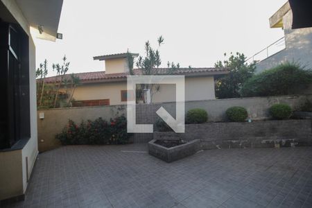 Casa de condomínio à venda com 389m², 4 quartos e 3 vagas Casa de condomínio à venda com 389m², 4 quartos e 3 vagasQuintal