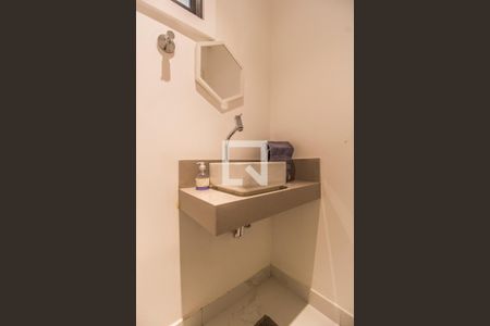 Casa de condomínio à venda com 389m², 4 quartos e 3 vagas Casa de condomínio à venda com 389m², 4 quartos e 3 vagasLavabo