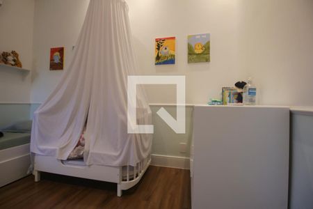 Casa de condomínio à venda com 389m², 4 quartos e 3 vagas Casa de condomínio à venda com 389m², 4 quartos e 3 vagasQuarto 4