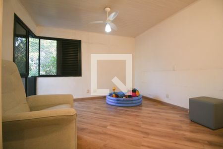 Casa de condomínio à venda com 389m², 4 quartos e 3 vagas Casa de condomínio à venda com 389m², 4 quartos e 3 vagasSuíte 2