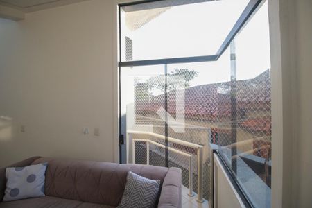 Casa de condomínio à venda com 389m², 4 quartos e 3 vagas Casa de condomínio à venda com 389m², 4 quartos e 3 vagasSala de TV