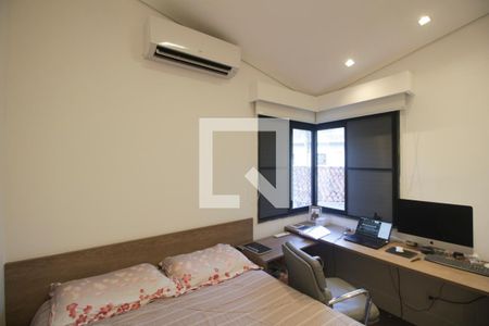 Casa de condomínio à venda com 389m², 4 quartos e 3 vagas Casa de condomínio à venda com 389m², 4 quartos e 3 vagasQuarto 3