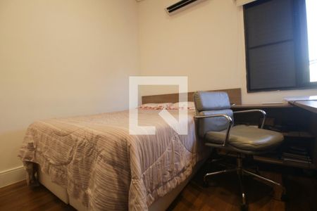 Casa de condomínio à venda com 389m², 4 quartos e 3 vagas Casa de condomínio à venda com 389m², 4 quartos e 3 vagasQuarto 3