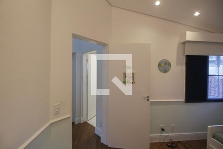 Casa de condomínio à venda com 389m², 4 quartos e 3 vagas Casa de condomínio à venda com 389m², 4 quartos e 3 vagasQuarto 4