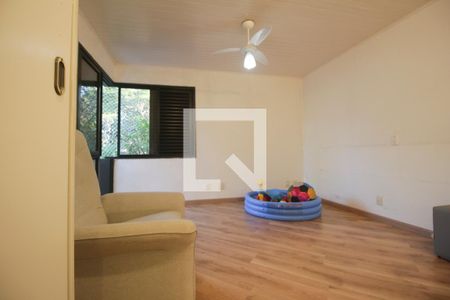 Casa de condomínio à venda com 389m², 4 quartos e 3 vagas Casa de condomínio à venda com 389m², 4 quartos e 3 vagasSuíte 2