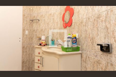 Casa à venda com 430m², 3 quartos e 4 vagasBanheiro da Suíte 2