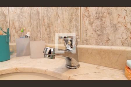 Casa à venda com 430m², 3 quartos e 4 vagasBanheiro da Suíte 2