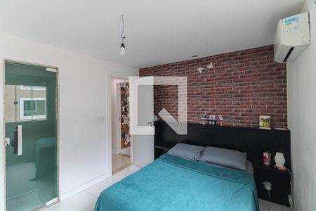 Casa de condomínio à venda com 248m², 4 quartos e 1 vagaSuíte 3