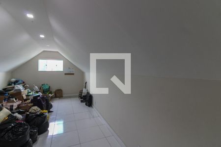 Casa de condomínio à venda com 248m², 4 quartos e 1 vagaSótão