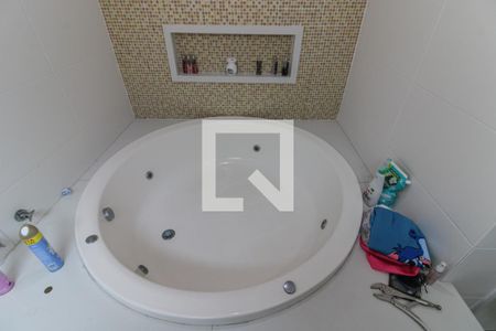 Casa de condomínio à venda com 248m², 4 quartos e 1 vagaSuíte 1 - Banheiro