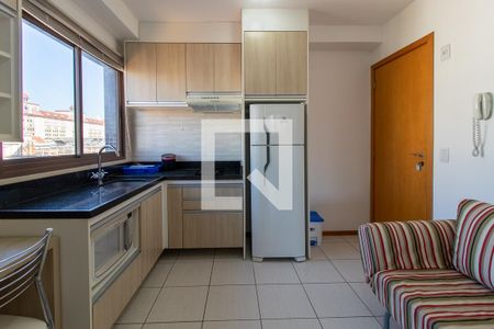 Sala/Cozinha de apartamento para alugar com 1 quarto, 32m² em Centro, Curitiba