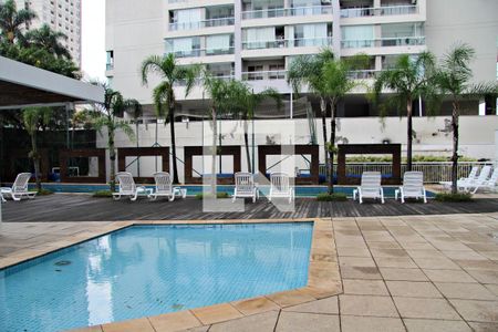 Apartamento à venda com 100m², 3 quartos e 2 vagasÁrea comum - Piscina