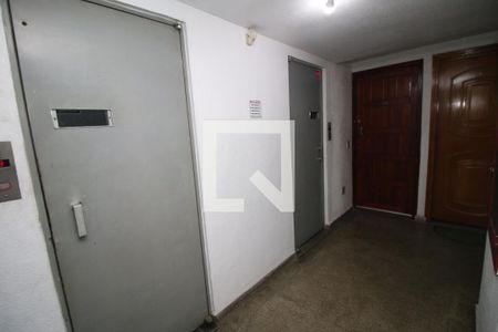 Apartamento à venda com 75m², 3 quartos e 1 vagaElevador
