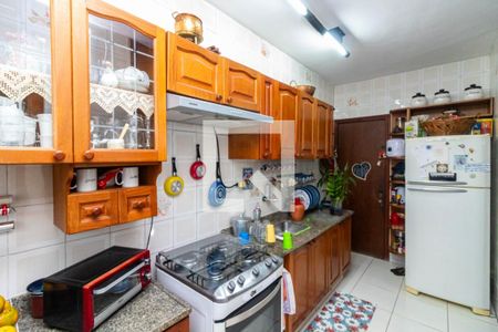 Apartamento à venda com 180m², 4 quartos e 2 vagas Apartamento à venda com 180m², 4 quartos e 2 vagasCozinha