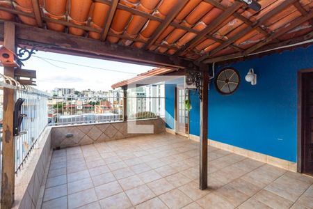 Apartamento à venda com 180m², 4 quartos e 2 vagas Apartamento à venda com 180m², 4 quartos e 2 vagasTerraço
