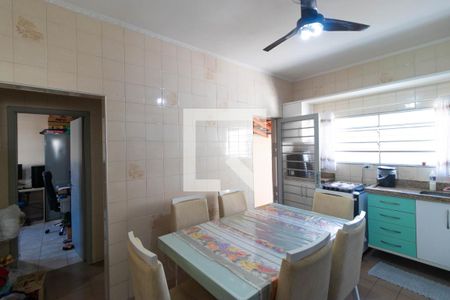 Casa à venda com 146m², 3 quartos e 2 vagas Casa à venda com 146m², 3 quartos e 2 vagasCozinha